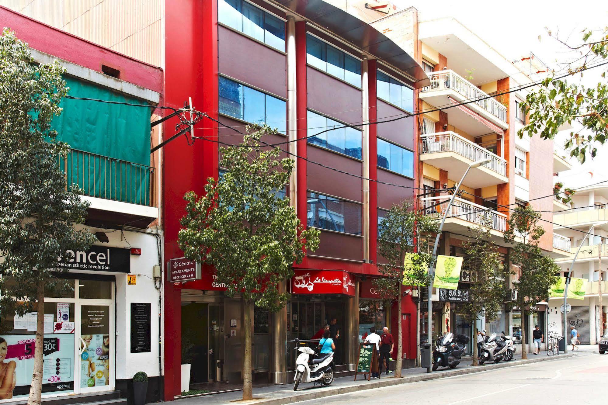 Ginosi Basics Centric Apartel Castelldefels Exterior photo